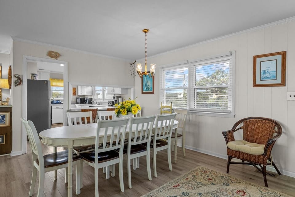House, 6 Bedrooms | Dining
