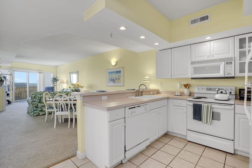 Condo, 2 Bedrooms | Private kitchen | Coffee/tea maker, fridge, toaster