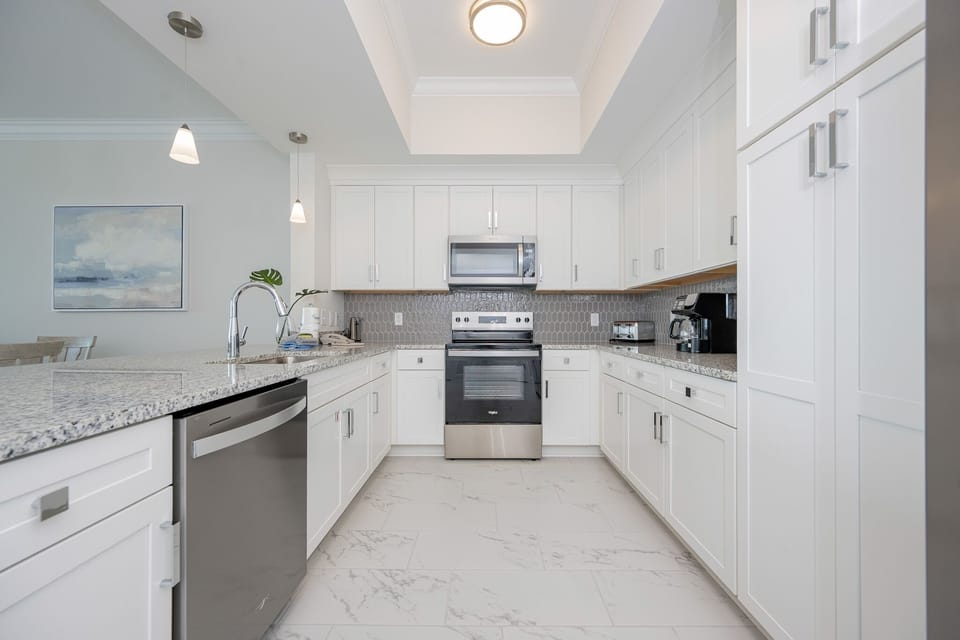 Condo, 3 Bedrooms | Private kitchen | Coffee/tea maker, fridge, oven