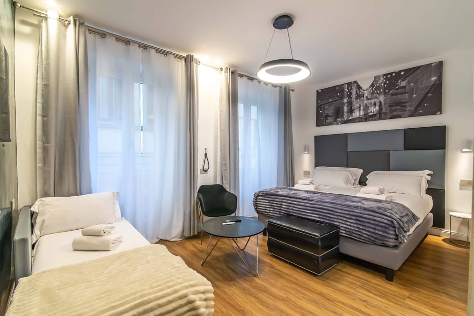 Triple Room | Soundproofing, WiFi (free)