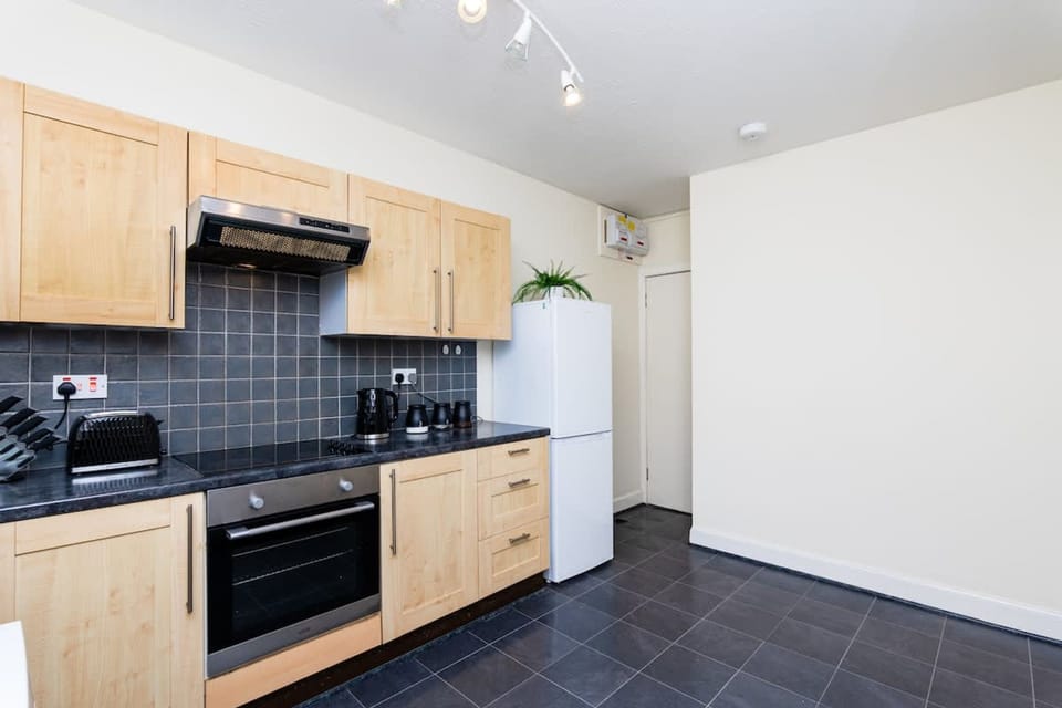 Apartment | 2 bedrooms, desk