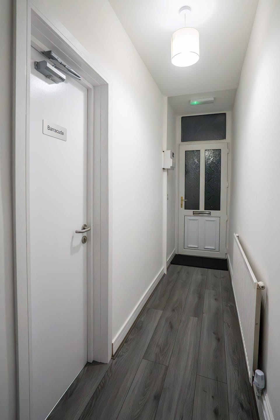House | 4 bedrooms, desk
