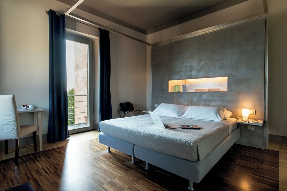 Junior Studio Suite | Desk, free WiFi