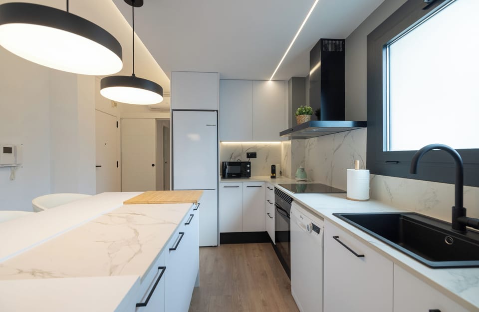 Apartment (2 Bedrooms) | Private kitchen | Microwave, oven, dishwasher, coffee/tea maker
