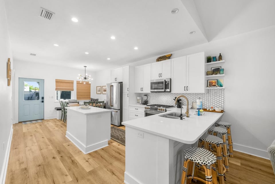 House, Garden View | Private kitchen | Full-size fridge, microwave, oven, stovetop