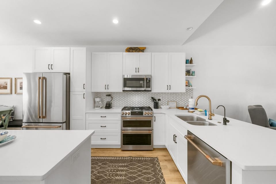 House, Garden View | Private kitchen | Full-size fridge, microwave, oven, stovetop