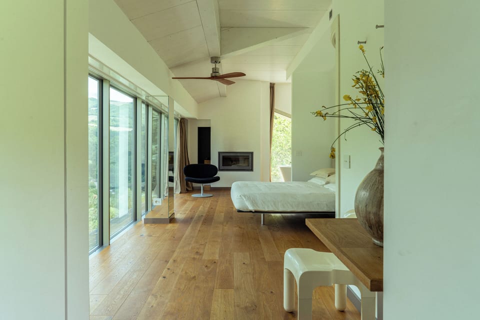 Royal Suite, Mountain View | Soundproofing, free WiFi, wheelchair access