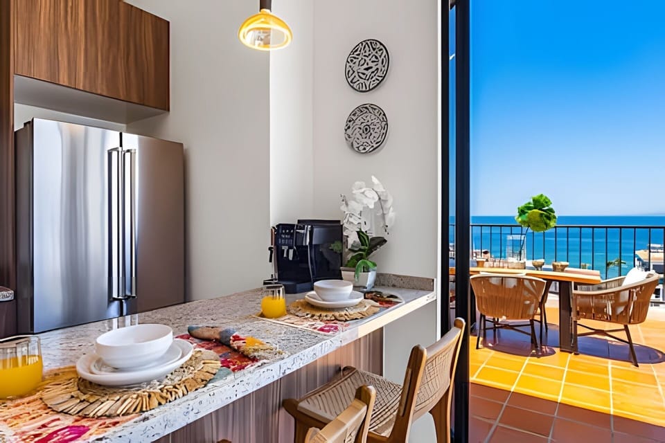 Kitchen or kitchenette,City view,Landmark view,Sea view,Bird's eye view
