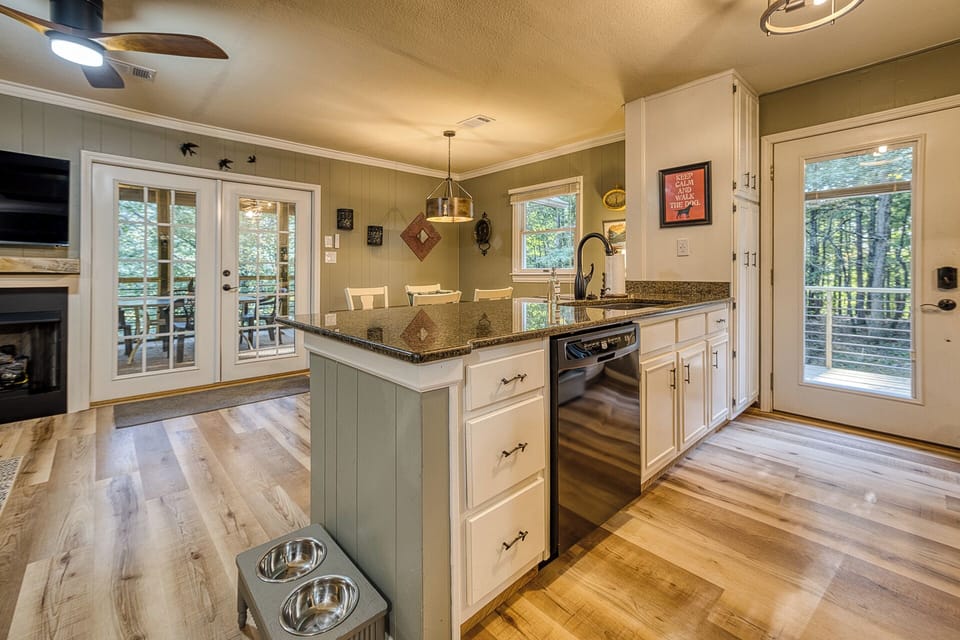Large island to prepare your meals on and enjoy time with friends.