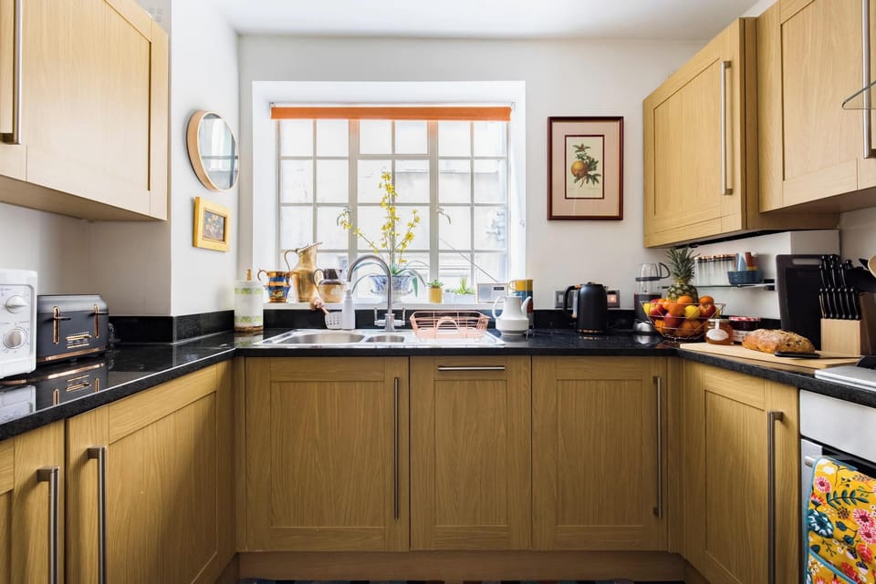 House | Private kitchen | Fridge, microwave, oven, stovetop