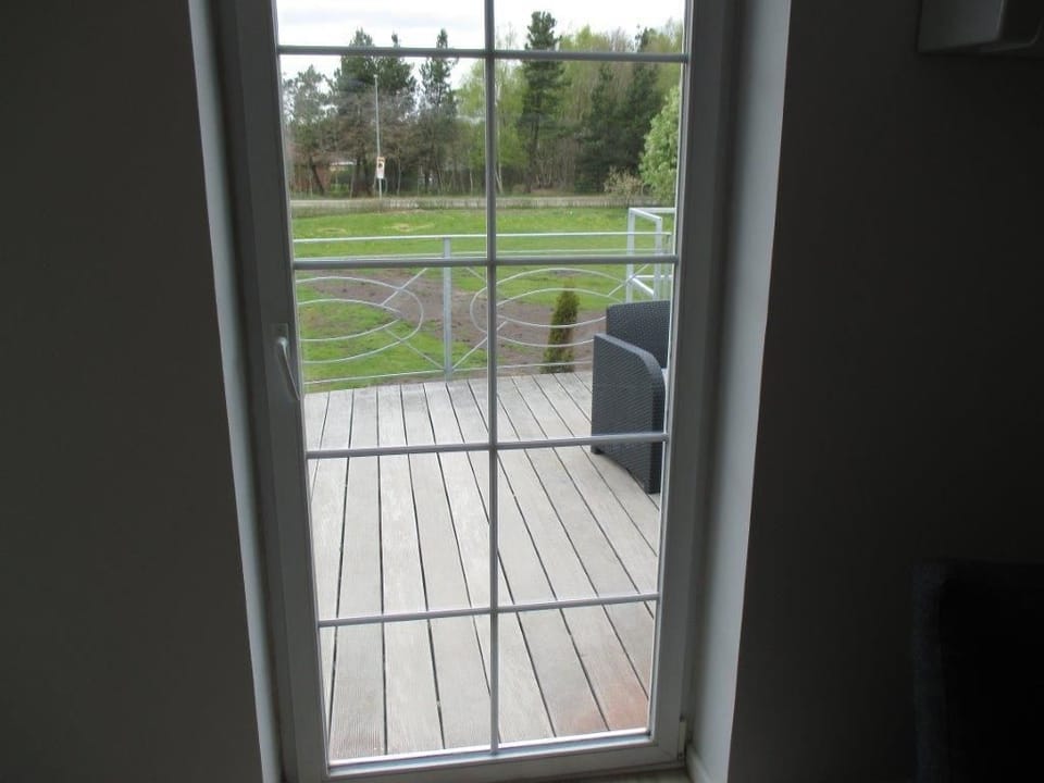 1 bedroom, desk, soundproofing, iron/ironing board