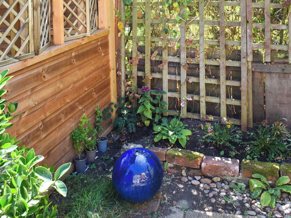 Outdoor | Yasmin Cottage, Maldon