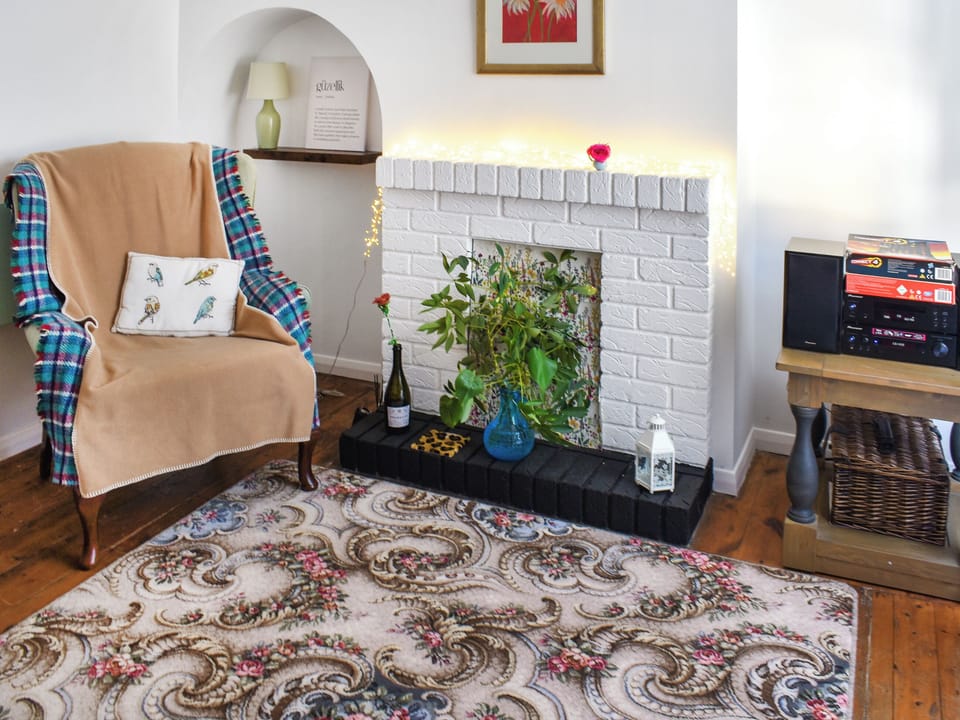Living area | Yasmin Cottage, Maldon