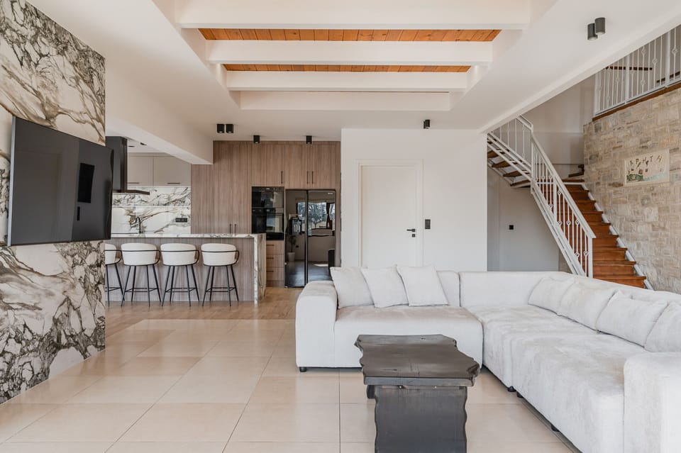 Villa, 6 Bedrooms, Private Pool, Sea View | Living room | 40-inch Smart TV with digital channels