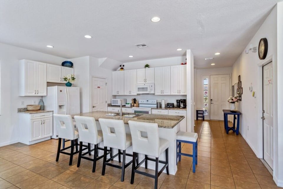 08-Kitchen.jpg