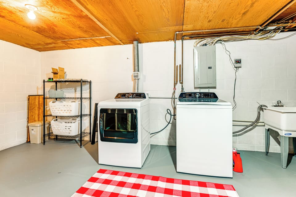 Washer & Dryer | Lower Level