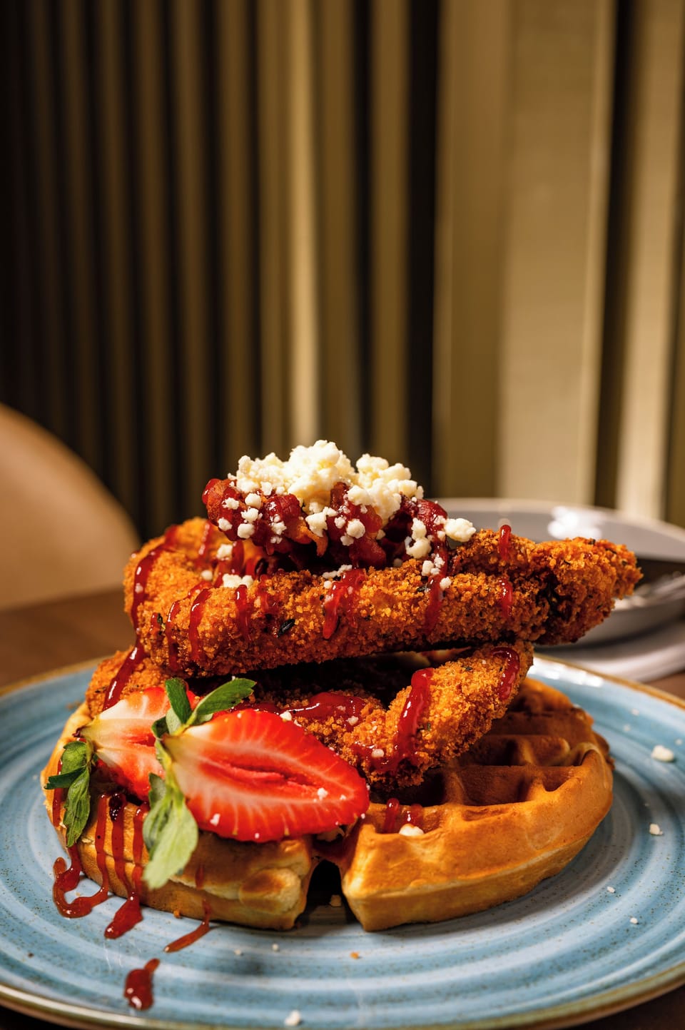 2 restaurants; breakfast, lunch, and dinner served