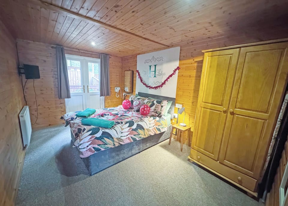 Bedroom, Bed, House