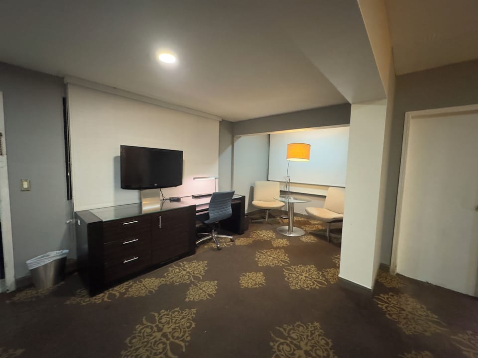 Superior Studio Suite | Living area