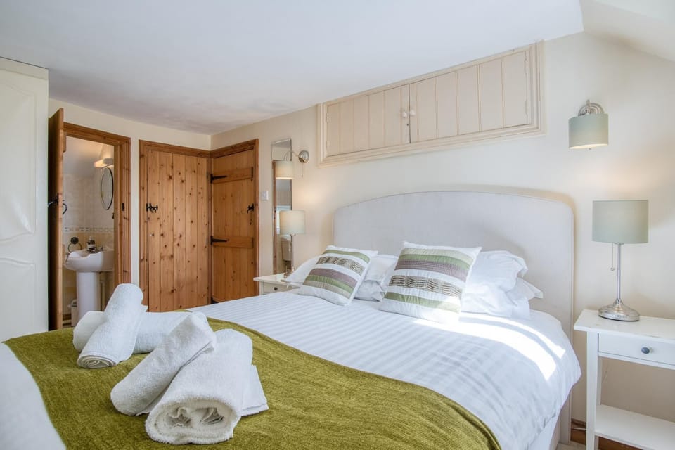 Bullcroft - 6 Bedroom House - Oxwich (7153)