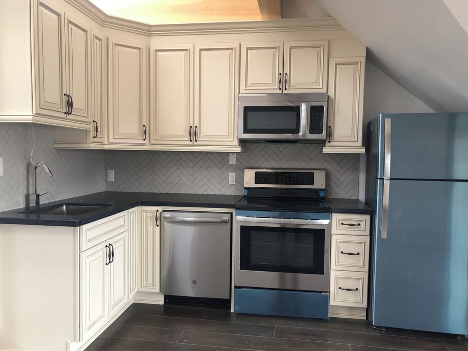 Deluxe Loft, Balcony, City View | Private kitchen