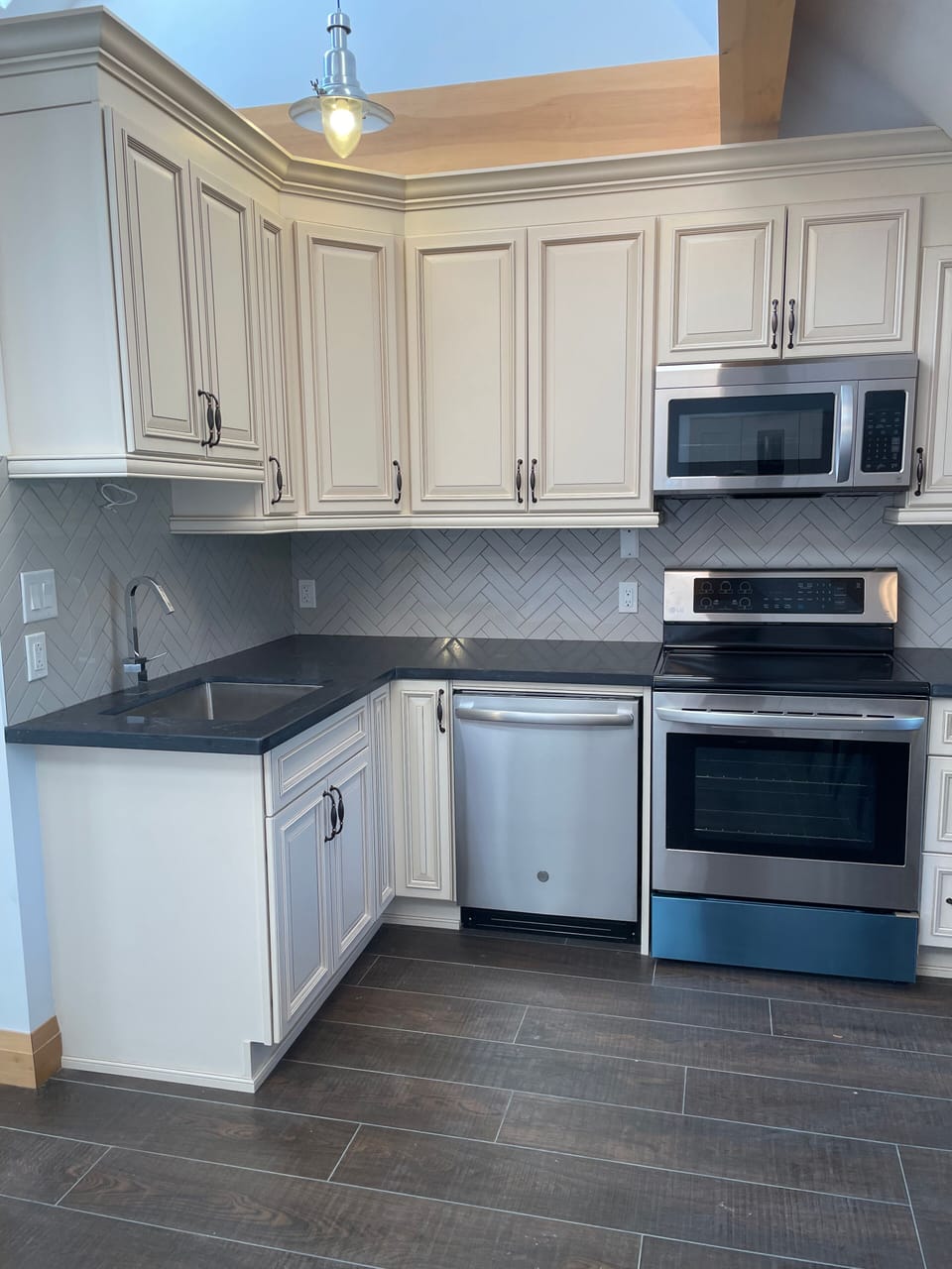 Deluxe Loft, Balcony, City View | Private kitchen