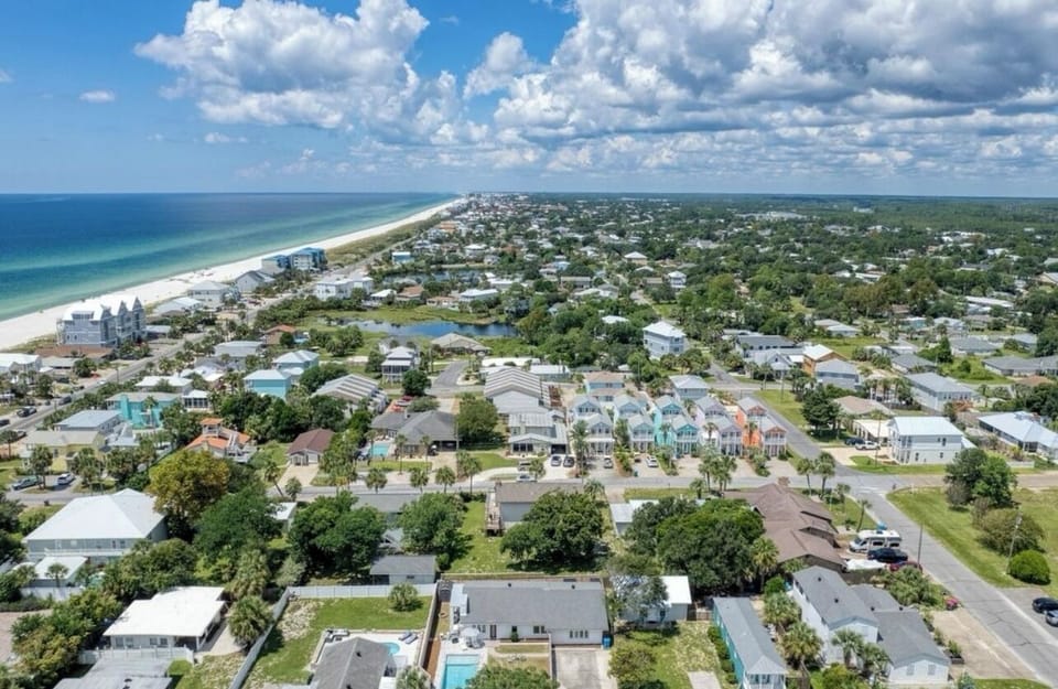 Pristine location. 1 block from beach & just a 4 minute walk to the water!
