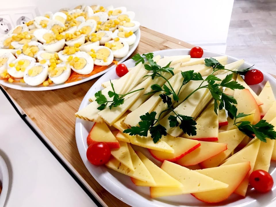 Daily buffet breakfast for a fee