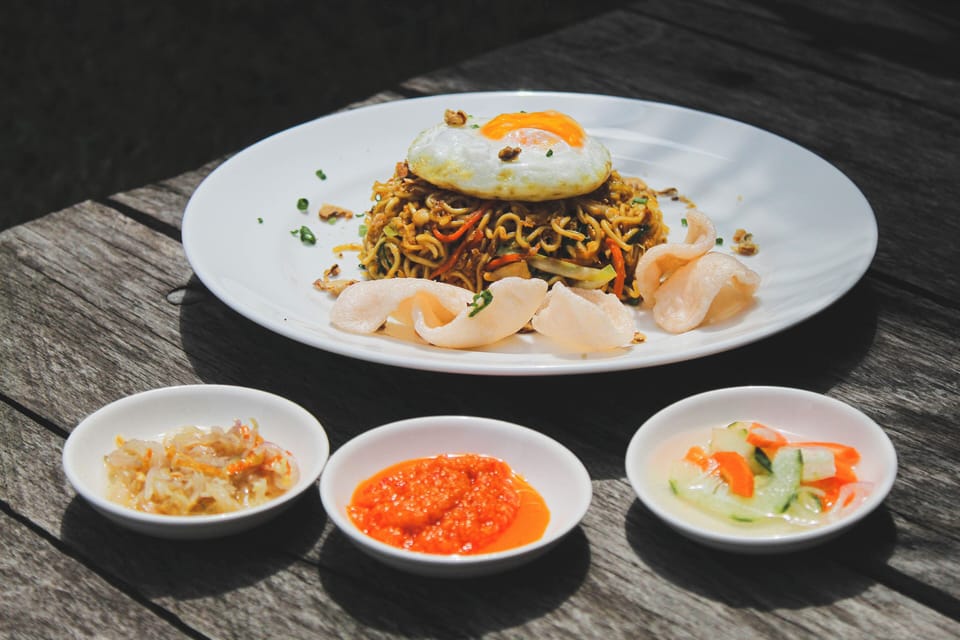 Daily cooked-to-order breakfast for a fee