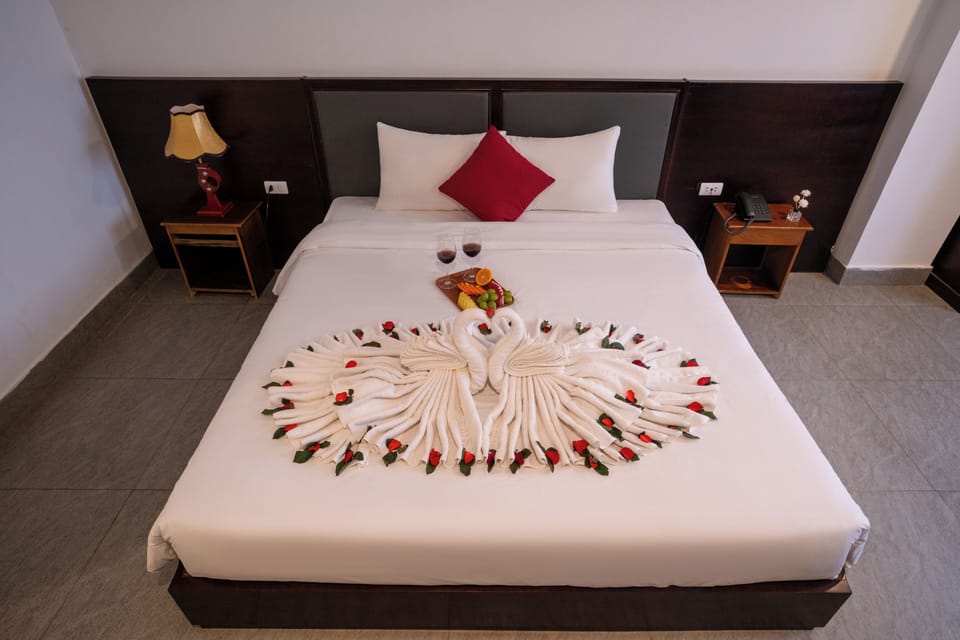 Deluxe Double Room, City View | Desk, soundproofing, free WiFi, bed sheets