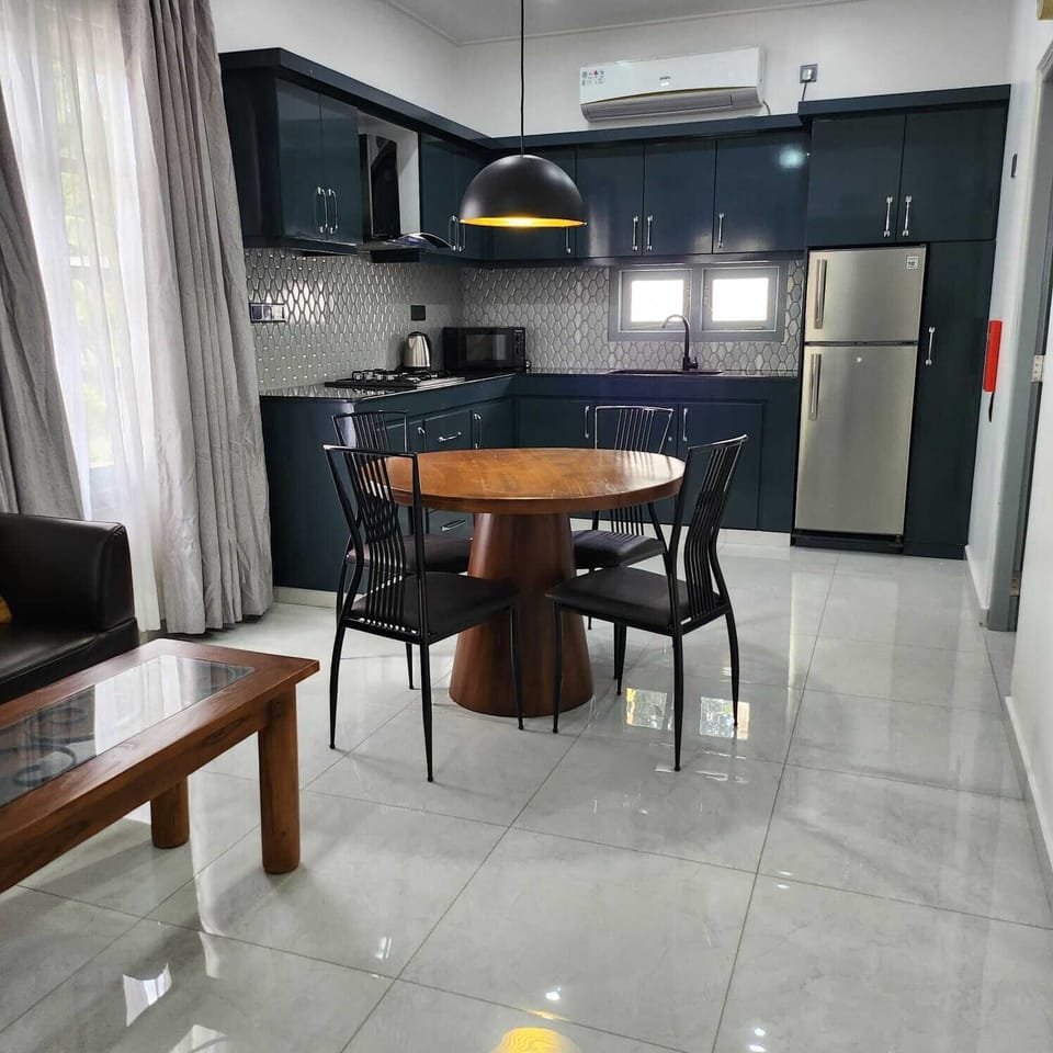 Deluxe Villa, Garden View | Private kitchen | Paper towels