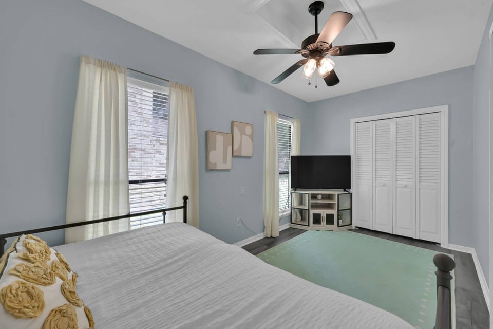 Bedroom located on lake level