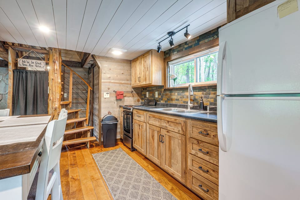 Kitchen | Toaster | 1st Floor