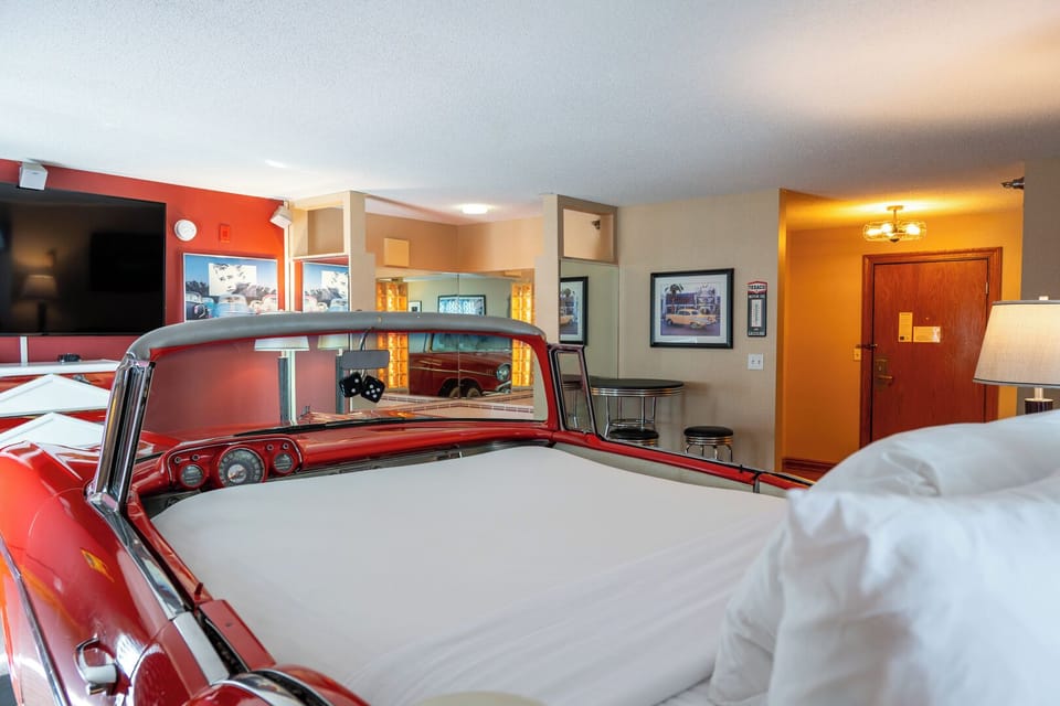 Design Suite, 1 Double Bed with Sofa bed, Non Smoking, Hot Tub | Living area | Flat-screen TV