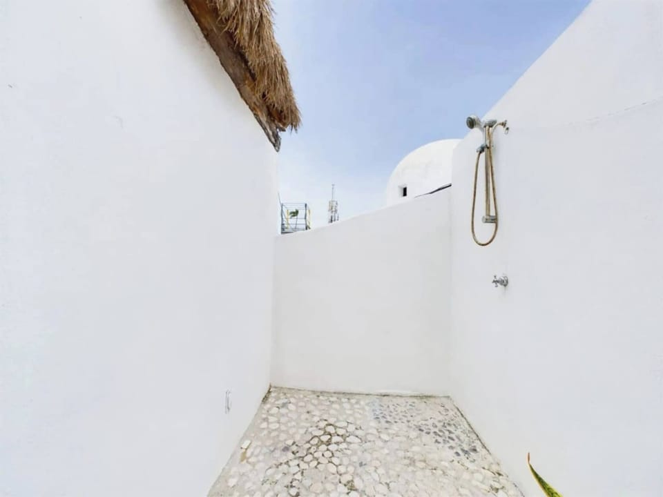 Apartment, 2 Bedrooms, Patio, City View | Bathroom