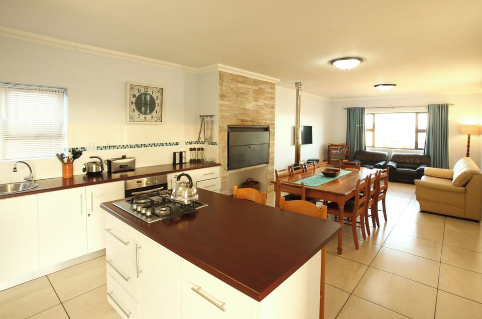 Sa-Ais | Living area | 42-inch LED TV with satellite channels, fireplace