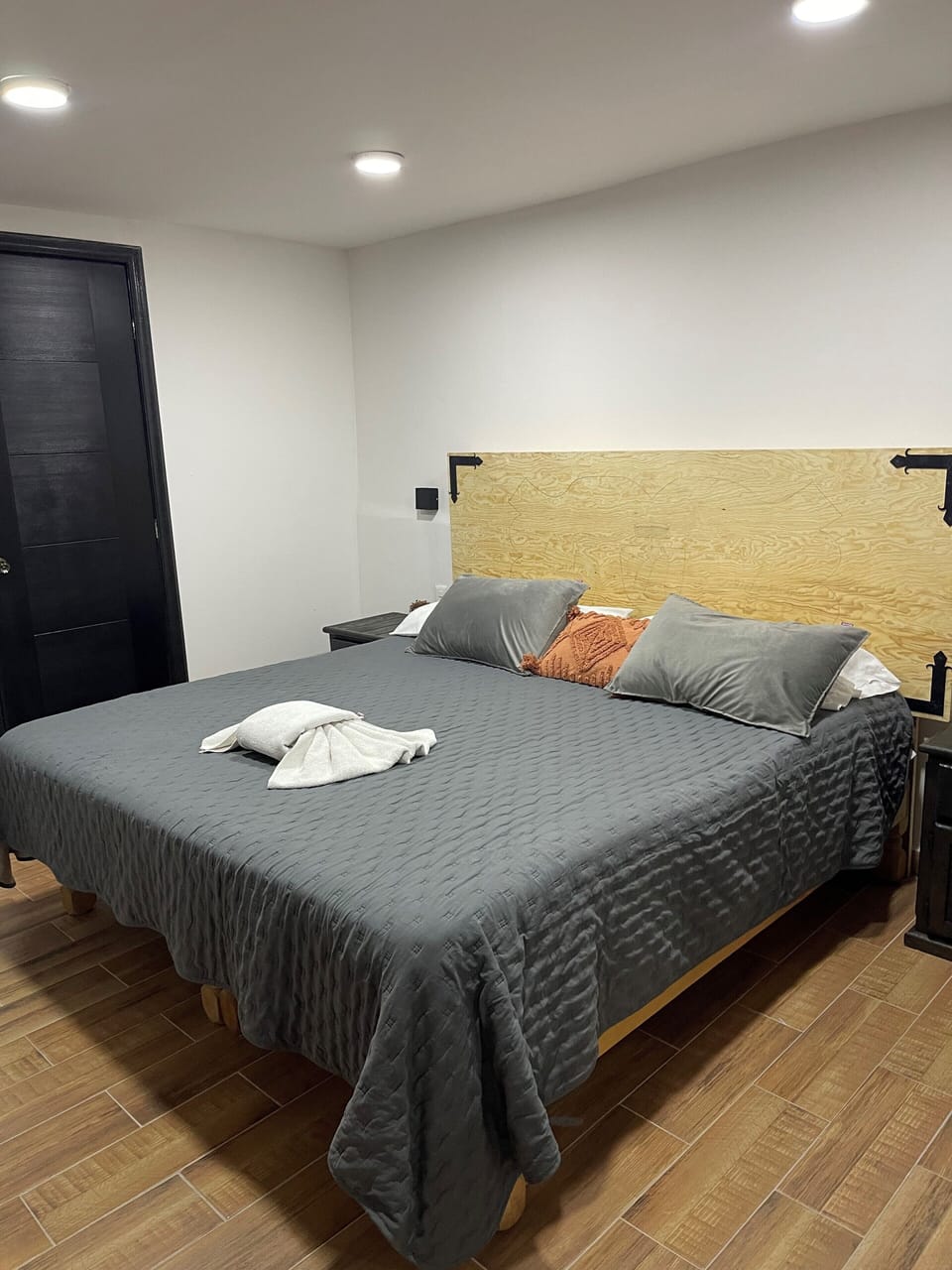 Comfort Room | Down comforters, iron/ironing board, free WiFi, bed sheets