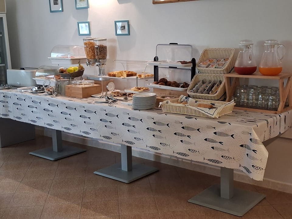 Daily buffet breakfast for a fee