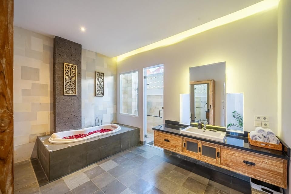 Free toiletries, bathrobes, bidet, towels