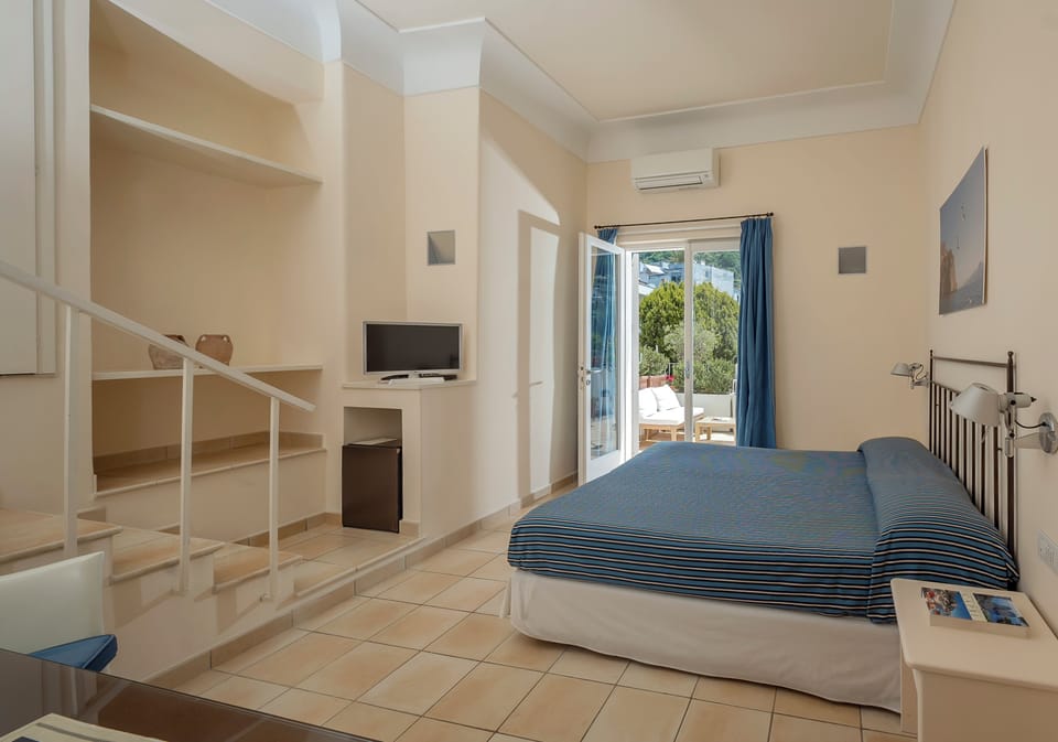 Double Room | Minibar, in-room safe, free WiFi, bed sheets