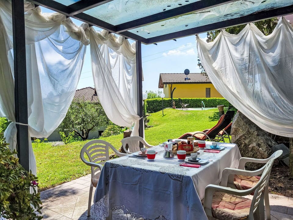 Furniture, Outdoor Furniture, Garden, Shade, Chair, Backyard, Eco Hotel, Yard, Landscaping