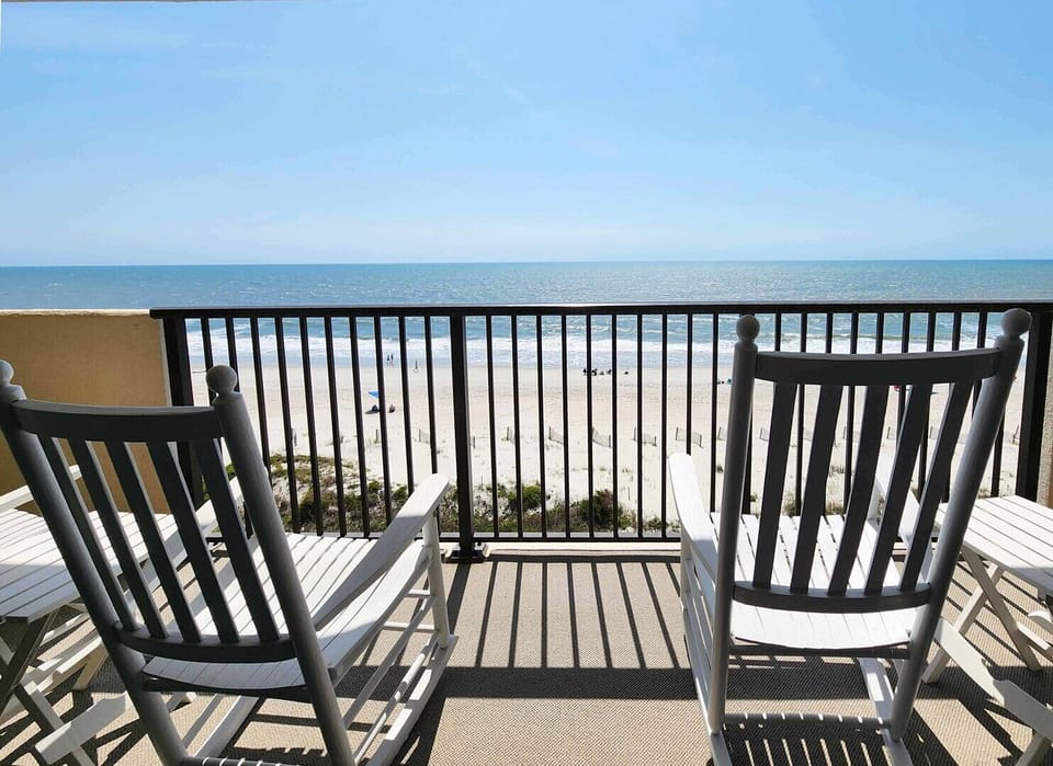 Top Floor Oceanfront Balcony