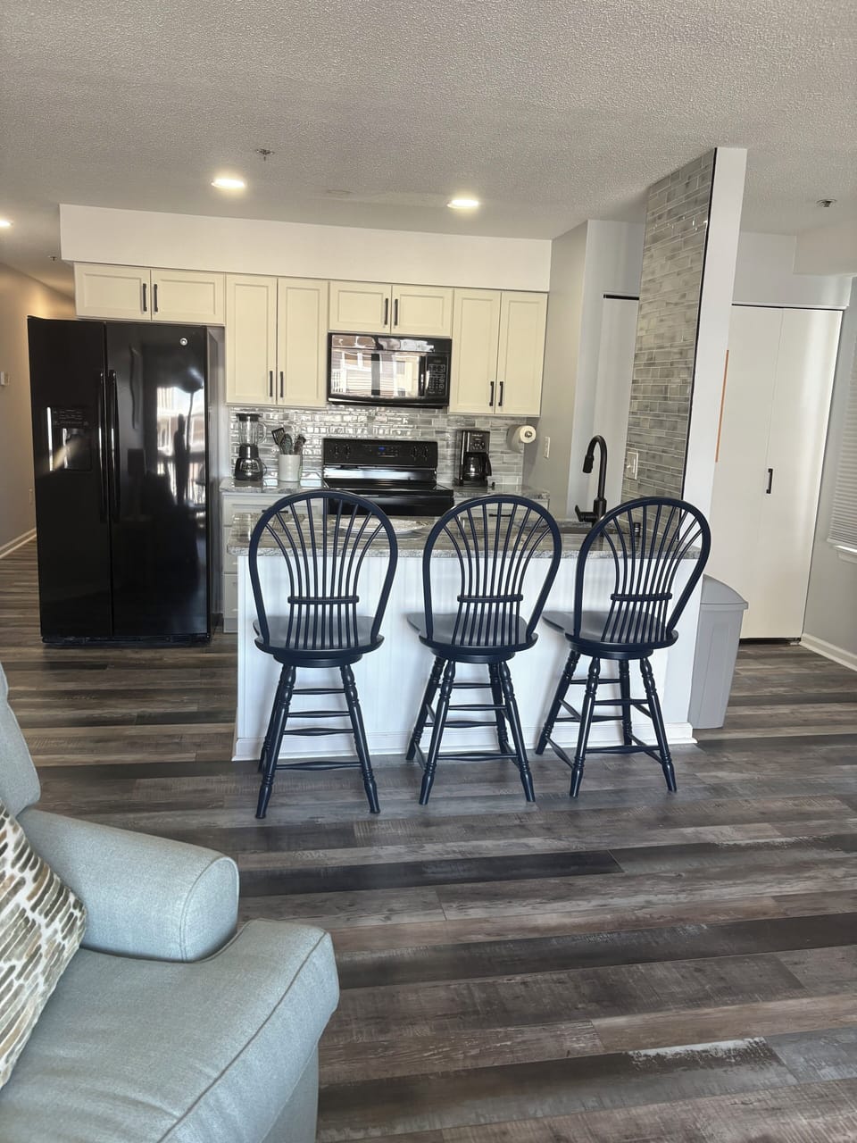 Plenty of seating for friends and family to eat!