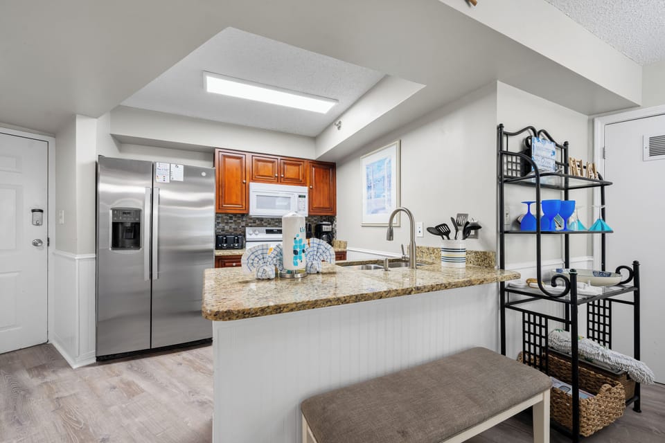 Signature Condo, 2 Bedrooms, Non Smoking, Kitchen | Private kitchen | Coffee/tea maker, electric kettle, toaster, blender