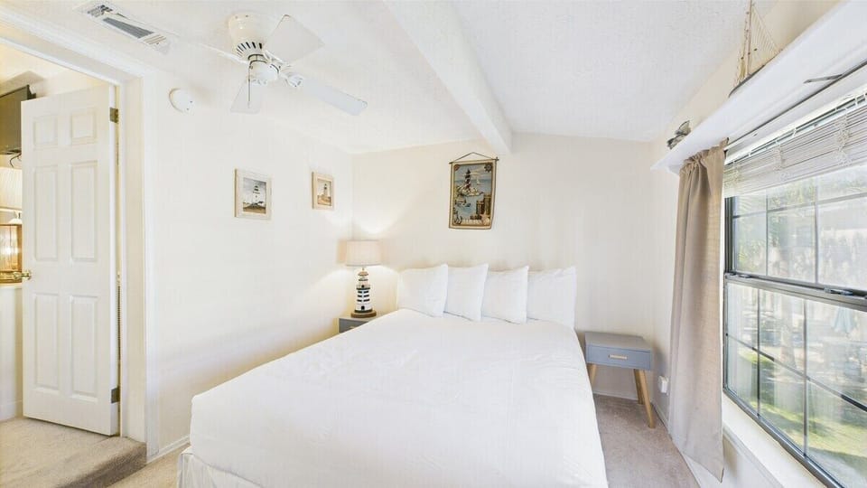 Secondary guest bedroom with queen bed TV and ensuite bathroom (sleeps 2)