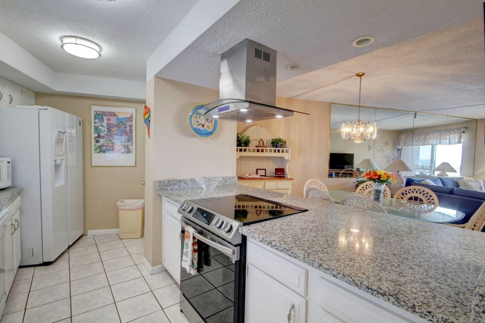 Condo, 1 Bedroom | Private kitchen | Coffee/tea maker, fridge, oven, toaster