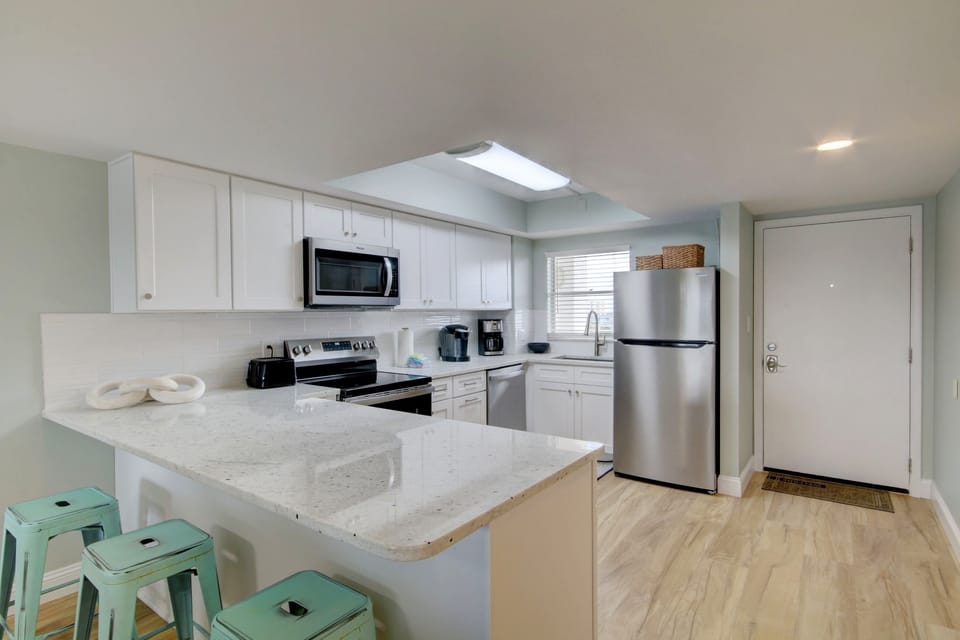 Condo, 2 Bedrooms | Private kitchen | Coffee/tea maker, fridge, oven, stovetop