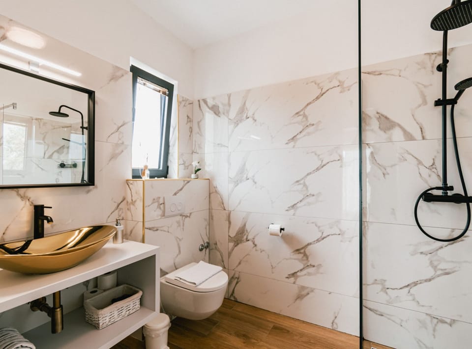 Villa (Four Bedroom Villa with Balcony and P) | Bathroom | Towels