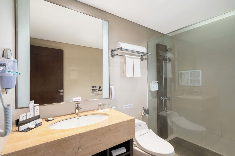 Shower, free toiletries, slippers, bidet