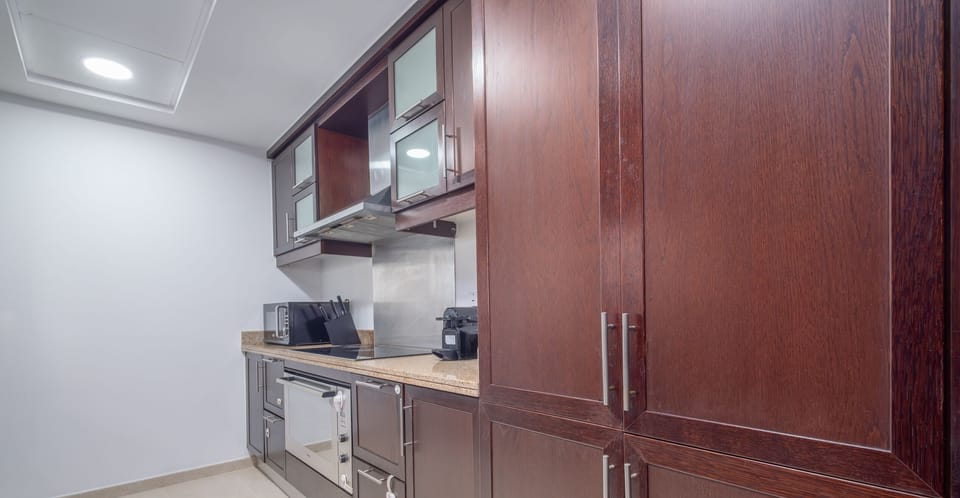 Apartment, City View | Private kitchen